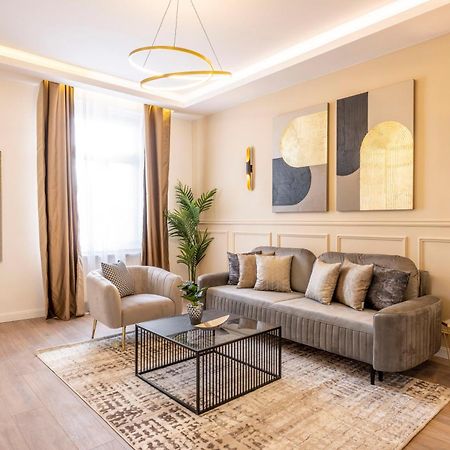 Luxury & Classy Central Apartment With 3Bedrm, 2Bathrm Budapeste Exterior foto