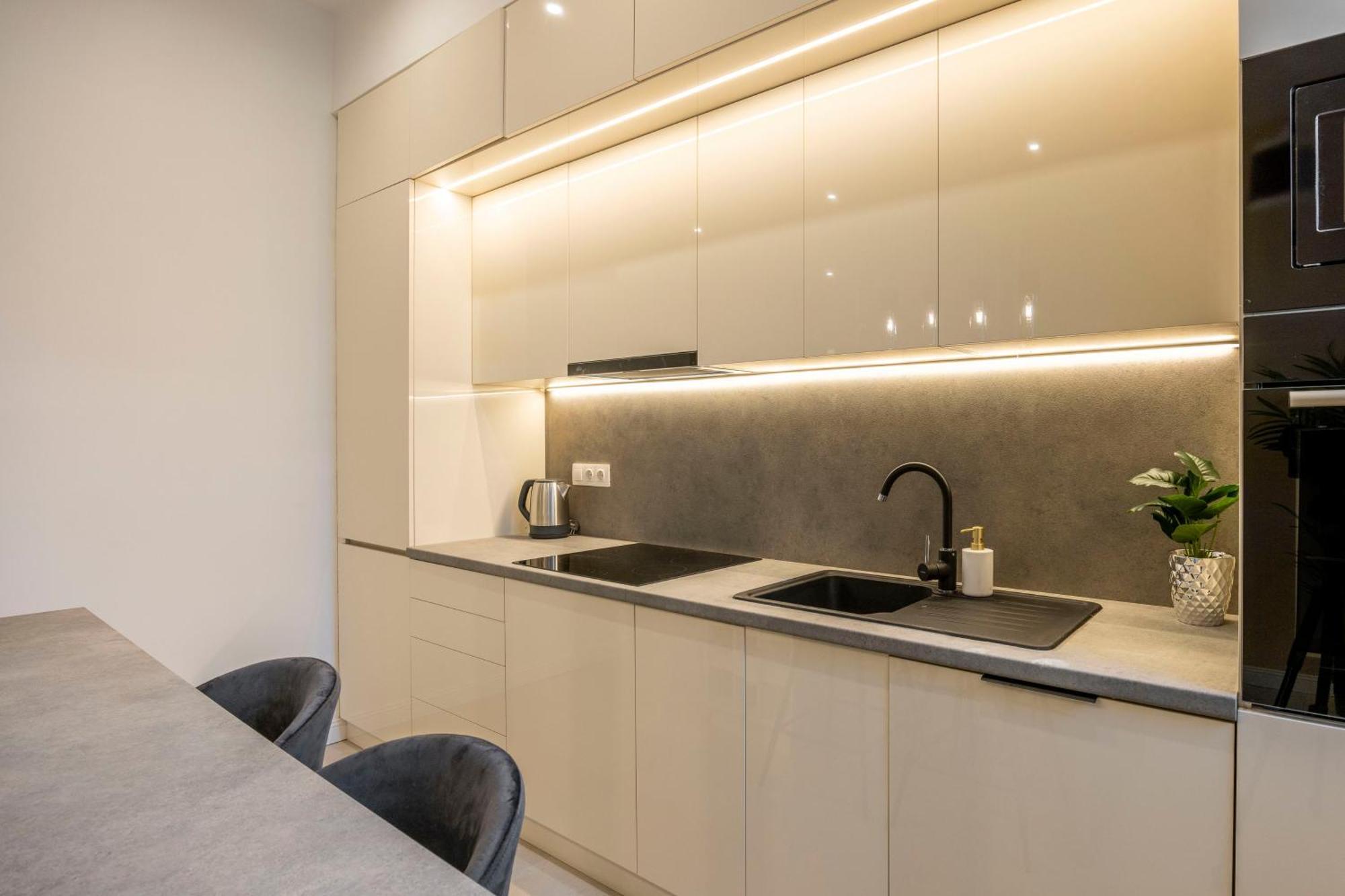 Luxury & Classy Central Apartment With 3Bedrm, 2Bathrm Budapeste Exterior foto